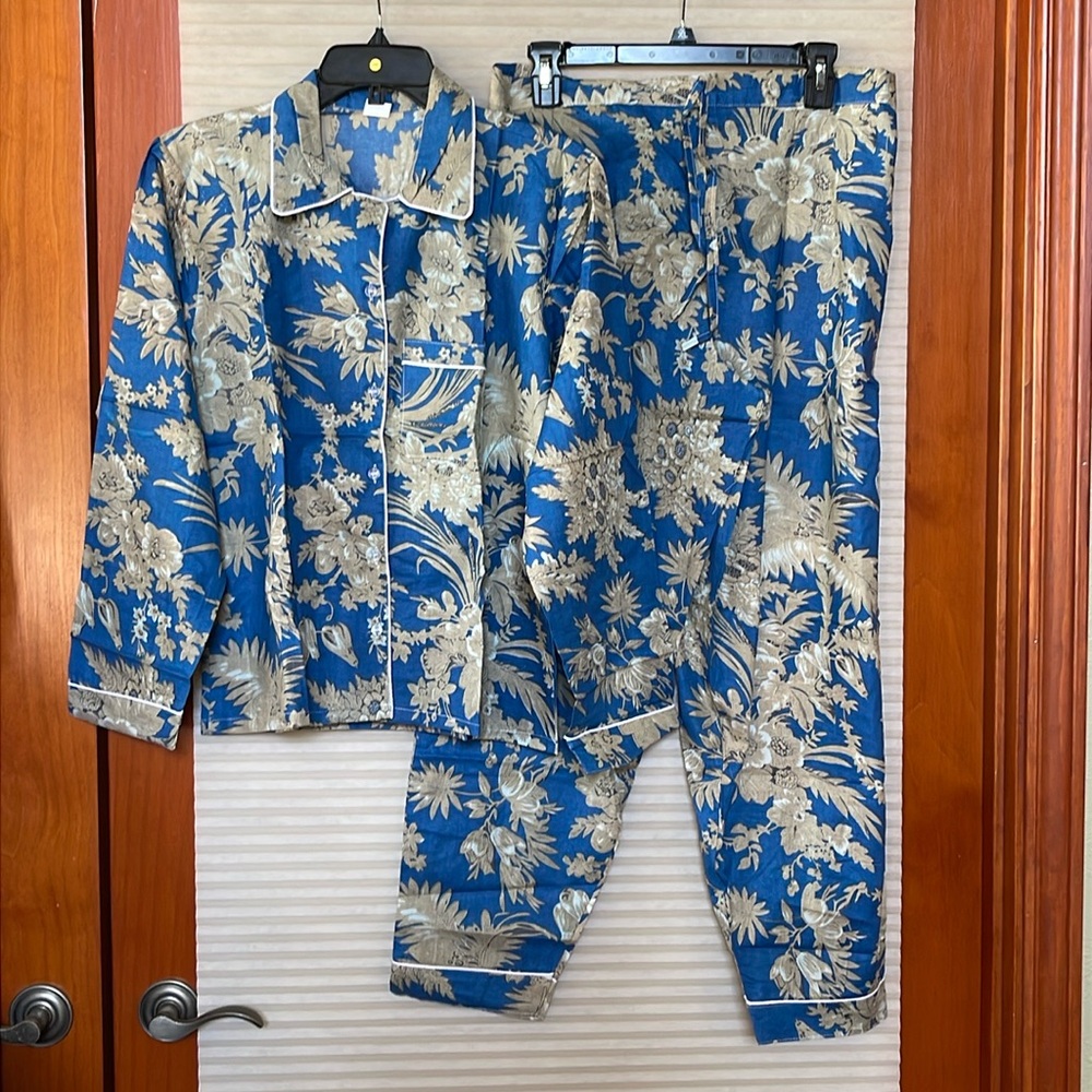 NWOT handmade blue floral print button down long sleeve collared PJ size M/L